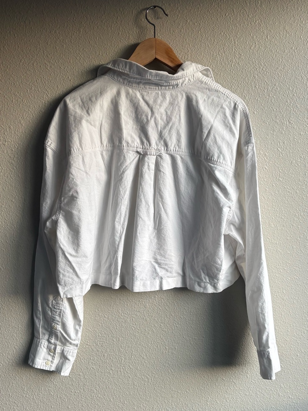 White Cropped Button-Front Shirt - Picture 2 of 5